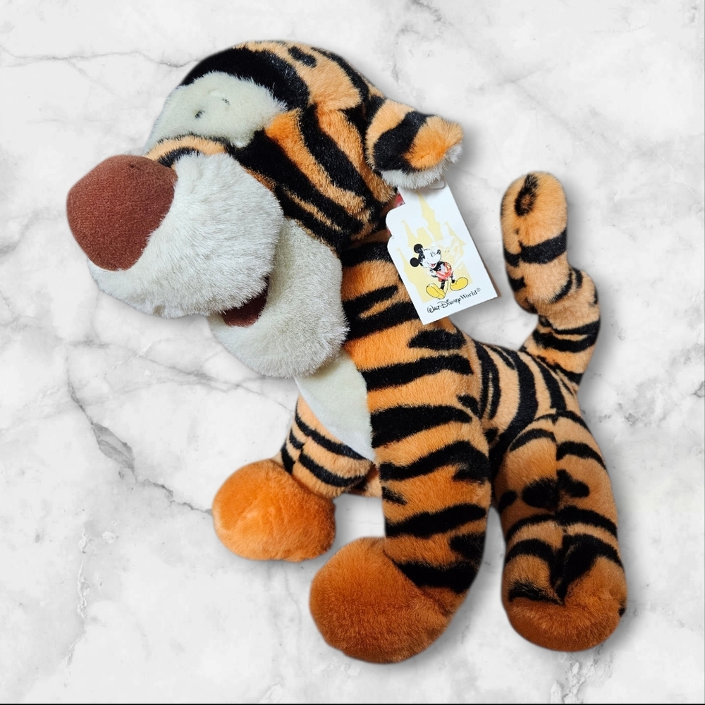 Vintage New Disney Tigger Stuffed Plush Walt Disney World Collectible‎ Sitting